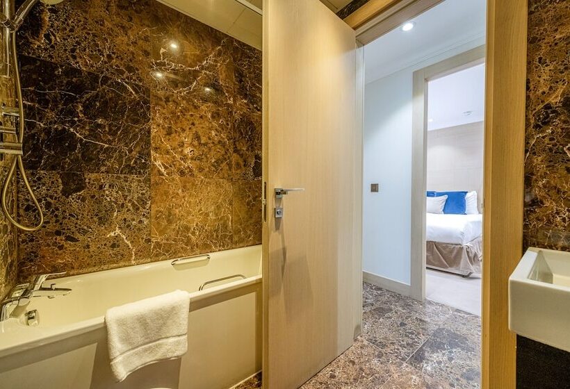 آپارتمان مدیریتی 2 خوابه, Claverley Court