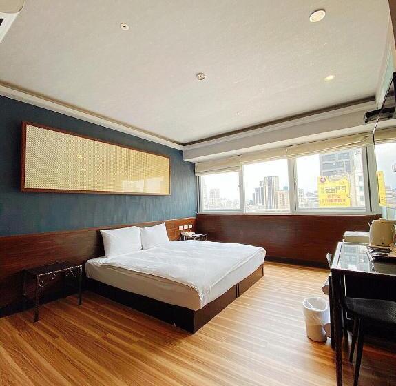 Quarto Estandar, 6  Ximen