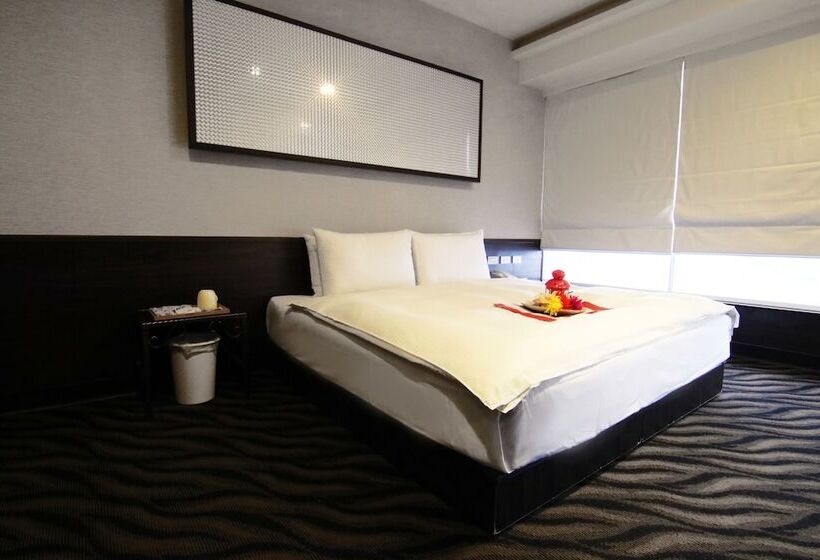 Quarto Estandar, 6  Ximen