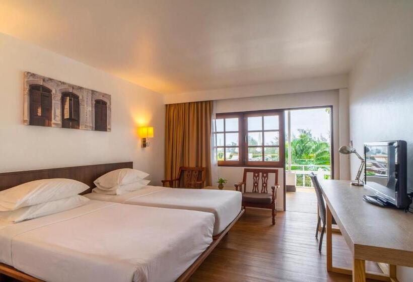수피리어 룸 측면 바다 전망, Best Western Phuket Ocean Resort