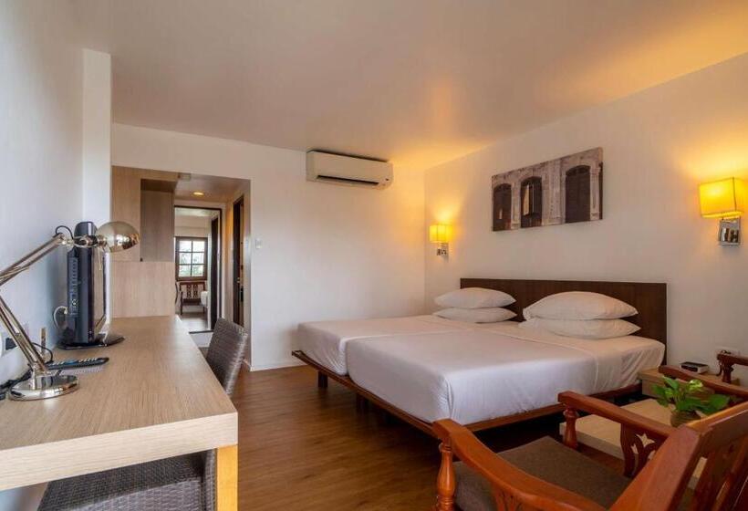 수피리어 룸 측면 바다 전망, Best Western Phuket Ocean Resort