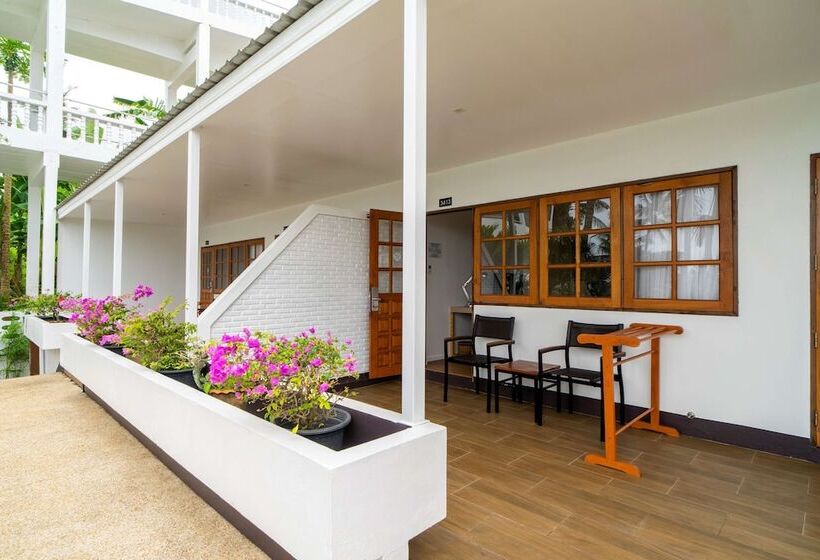 수피리어 룸 측면 바다 전망, Best Western Phuket Ocean Resort
