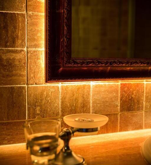 家庭套房, Estate Kalaitzis