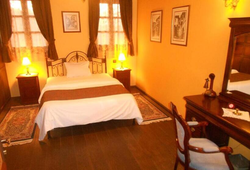 Quarto Economy, Estate Kalaitzis