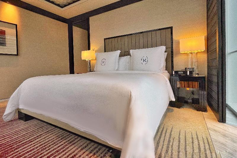 Suíte Cama King, Regent Shanghai Pudong   Complimentary First Round Minibar Per Stay   Including A Bottle Of Wine