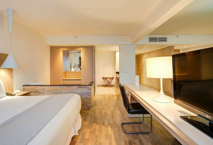 Президентский Люкс, Wyndham Concepcion Pettra