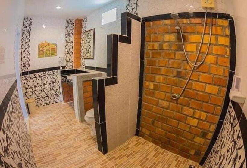اتاق استاندارد سه تخته با چشم‌انداز باغ, Lanta New Beach Bungalows   Sha Plus