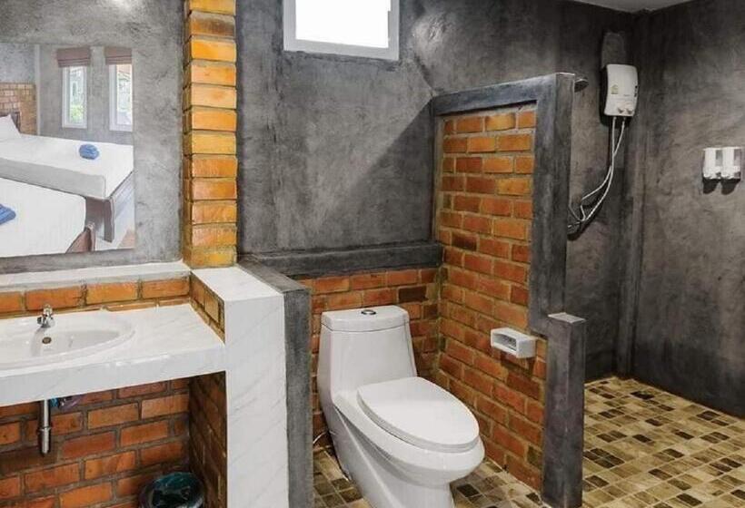 اتاق استاندارد سه تخته با چشم‌انداز باغ, Lanta New Beach Bungalows   Sha Plus