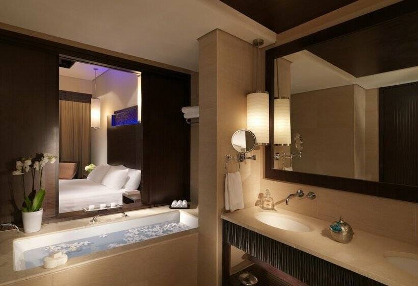 Номер Премиум Вид на Озеро, Anantara The Palm Dubai Resort