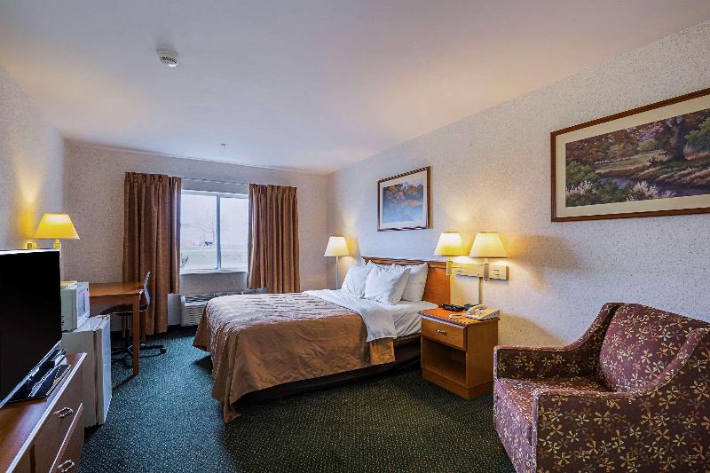 スイート, Quality Inn & Suites Belmont Route 151