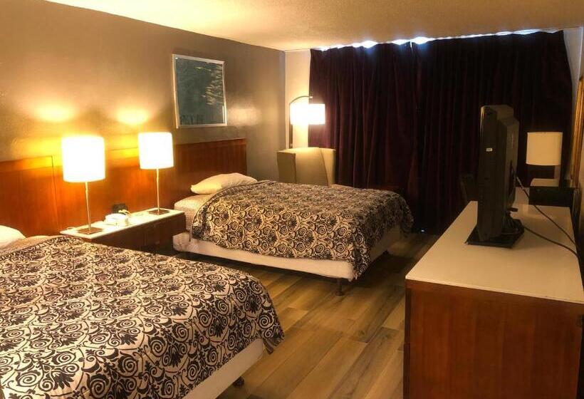 Номер Стандарт 2 Двуспальные Кровати, Western Inn