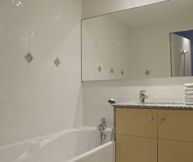 Апартаменты 1 Спальня Боковой Вид на Море, Residence Reine Marine