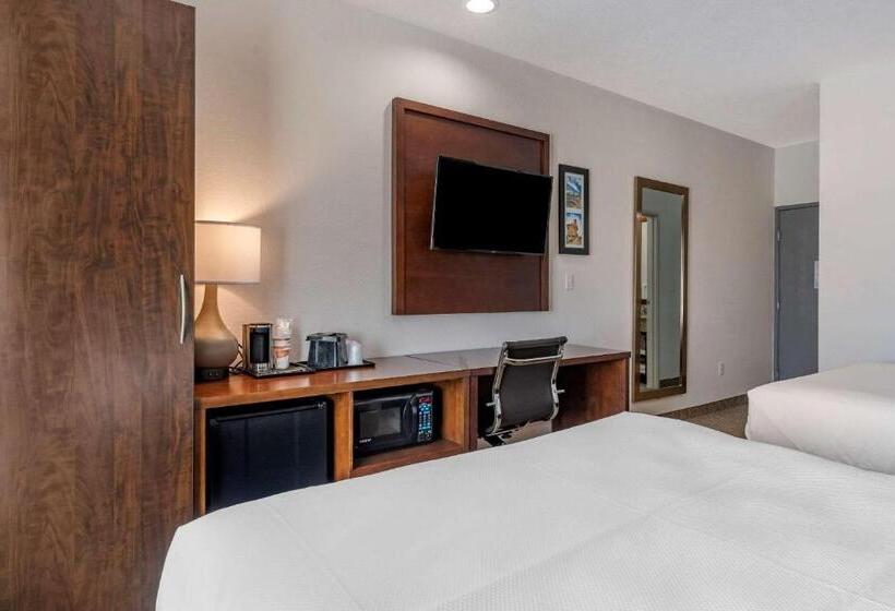 Номер Стандарт 2 Двуспальные Кровати, Comfort Inn & Suites