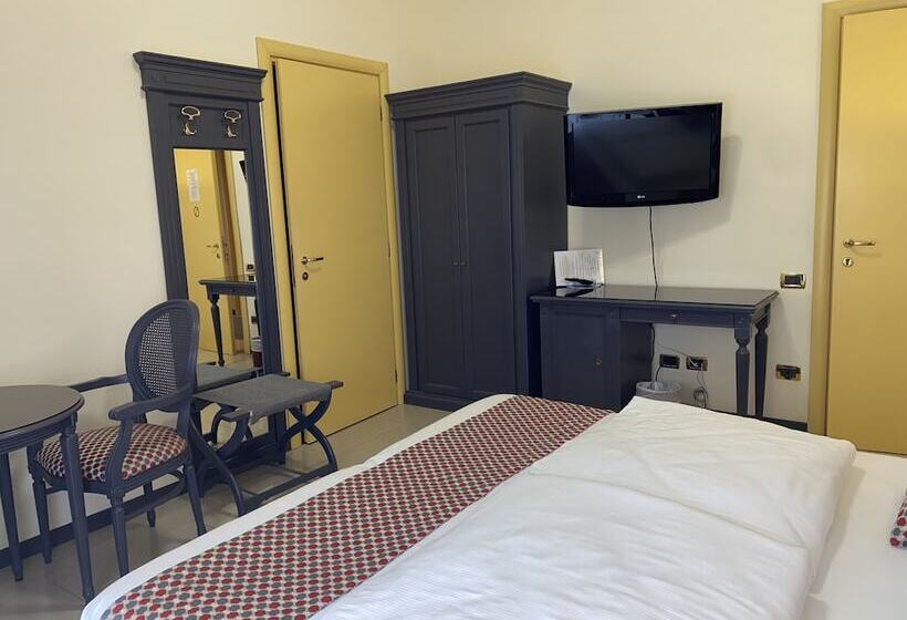 Quarto Estandar, Estee