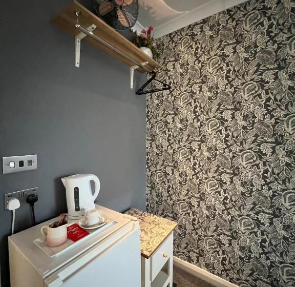 اتاق استاندارد یک نفره, Rock House Bed And Breakfast