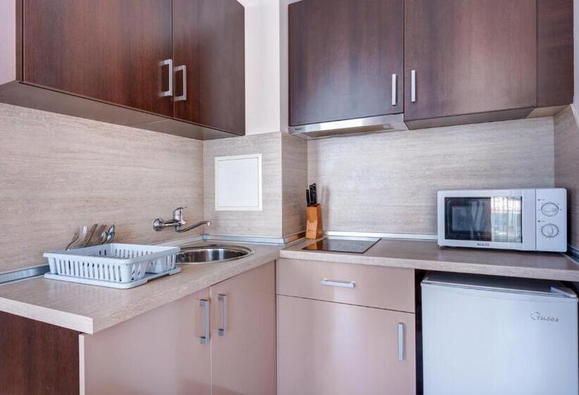 استودیوی استاندارد, Apart Hotel Dawn Park