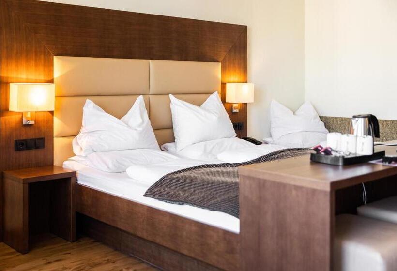 スーペリアトリプルルーム, Sonne 1806   Hotel Am Campus Dornbirn