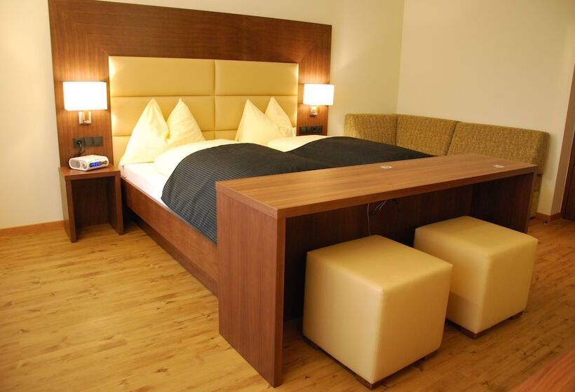 スーペリアトリプルルーム, Sonne 1806   Hotel Am Campus Dornbirn