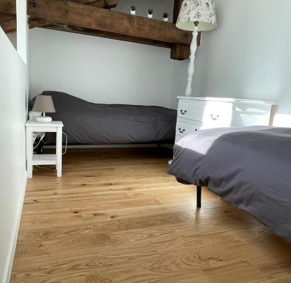 Четырехместный Номер Deluxe, Maison D Hôtes L Atelier Du Charmois