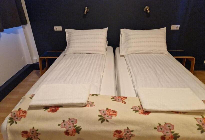 اتاق خانوادگی, Gauksmýri Guesthouse Lodge