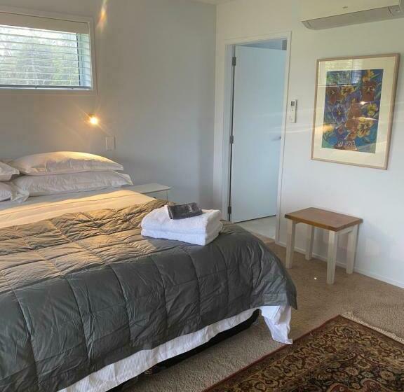 Люкс Deluxe Кровать Кинг, Fitzroy Bnb 39b Whangapoua Road