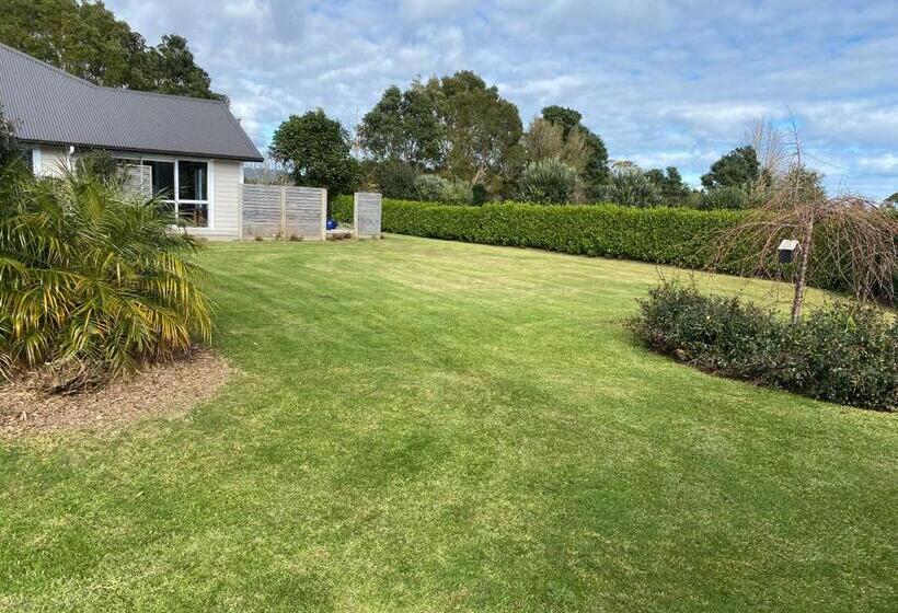 Люкс Deluxe Кровать Кинг, Fitzroy Bnb 39b Whangapoua Road