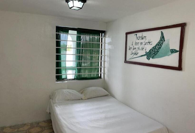 اتاق استاندارد, The Wave Hostel Corn Island