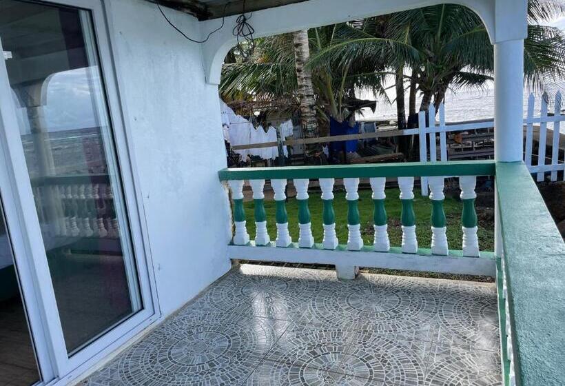 اتاق لوکس, The Wave Hostel Corn Island