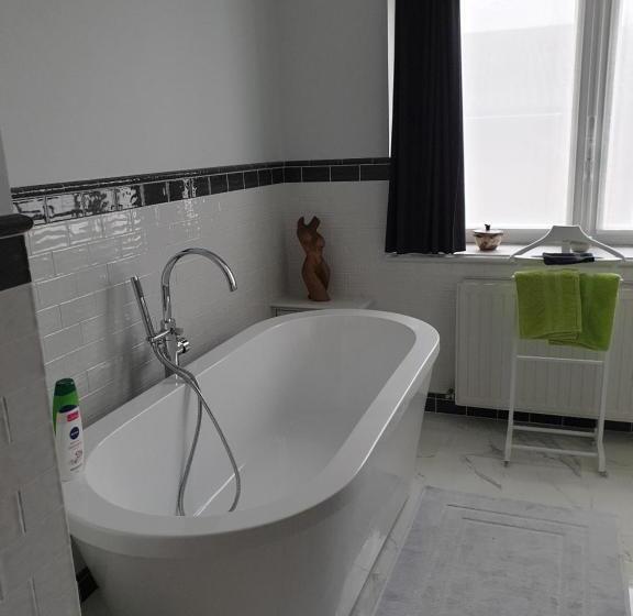 Номер Deluxe, Den Hoge Doorn