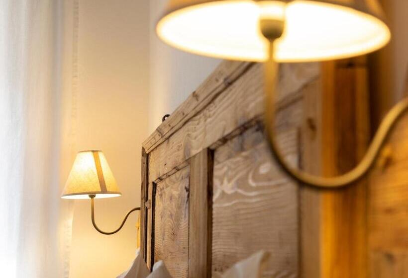 スーペリアールーム, Valtempo Relais