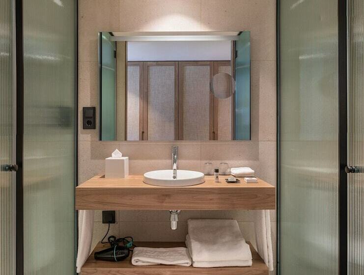 Четырехместный Номер Стандарт, Atzavara Hotel & Spa