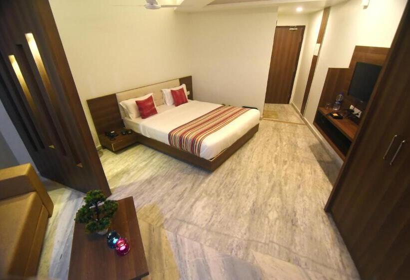 Номер Стандарт, Rajpath Inn