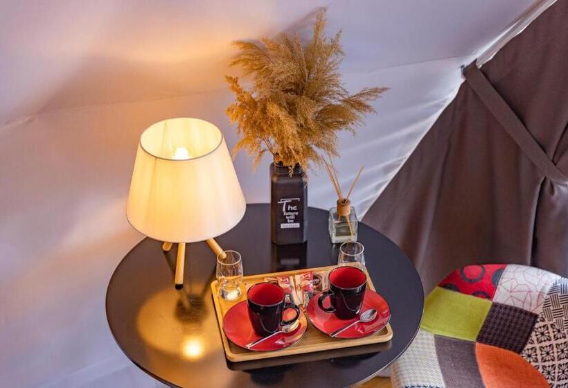 بانگلوی لوکس, Jewelberry Glamping Hotel Tbilisi