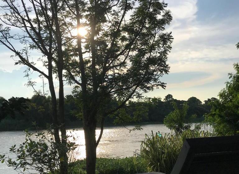 Номер Deluxe Кровать Кинг, Photharam126 Resort