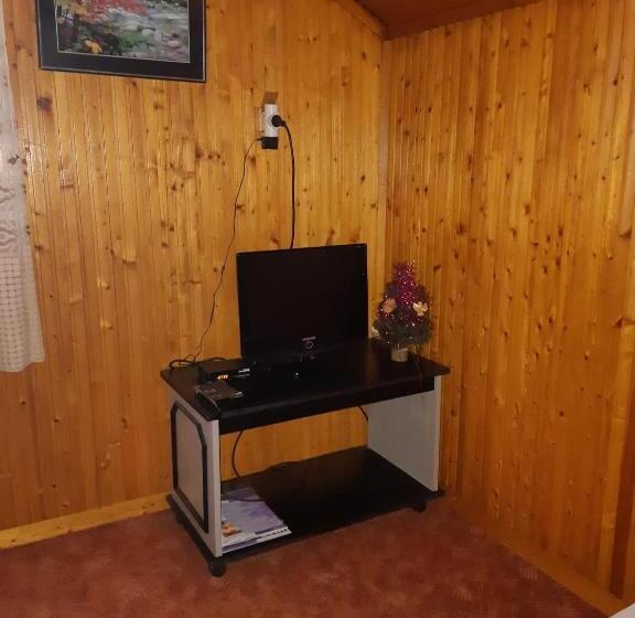 اتاق استاندارد با سرویس بهداشتی مشترک, Garden Etterem Kávézó és Panzió Tahitótfalú
