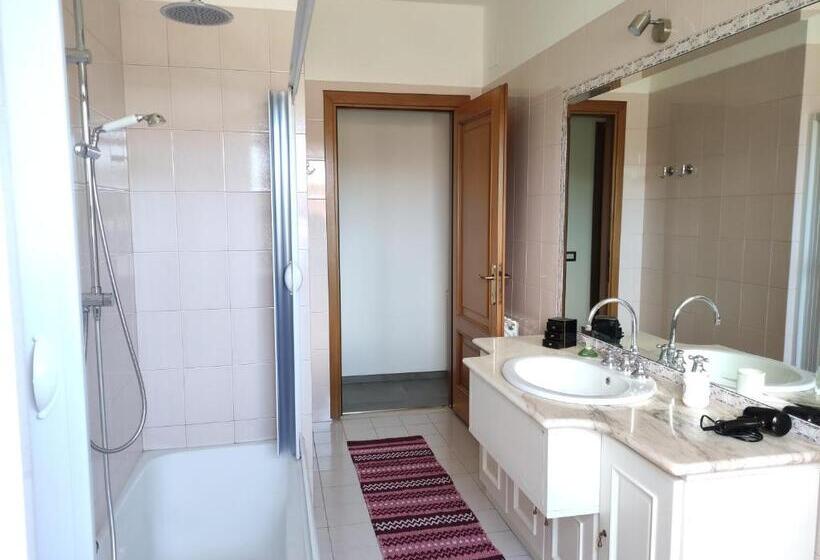 带阳台的豪华间, Bb Guest House Ogliastra
