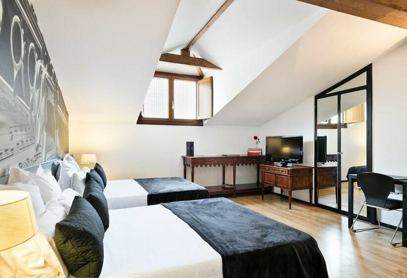 Номер Стандарт Трехместный, Abba Jazz Hotel Vitoria