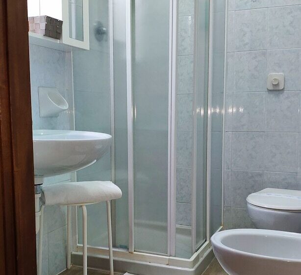 Chambre Triple Standard, Minerva