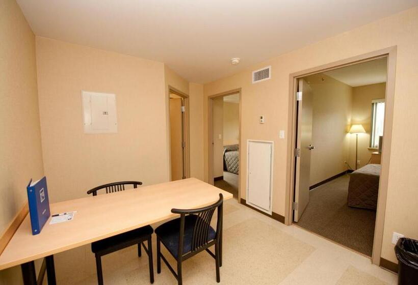 סוויטת 2 חדרי שינה, Residence & Conference Centre   Kamloops