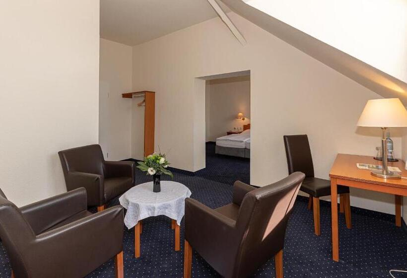 Номер Стандарт Трехместный, Kurhotel Sassnitz