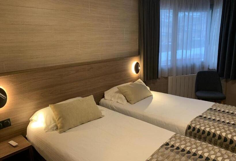 Номер Стандарт, Logis Hotel Restaurant Spa Le Lac