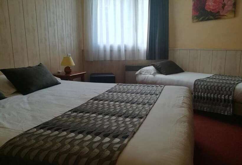 Номер Стандарт Трехместный, Logis Hotel Restaurant Spa Le Lac