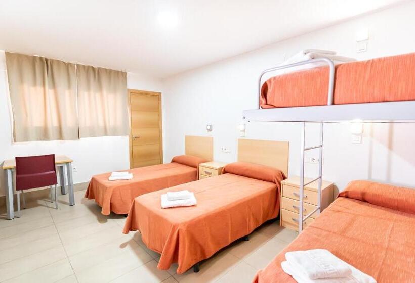 اتاق استاندارد چهار تخته, Albergue Inturjoven Sevilla
