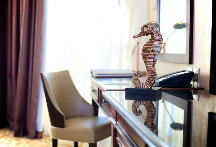 주니어 스위트, Pullman Resort Al Marjan Island