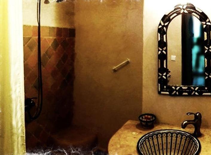 اتاق استاندارد یک نفره, Riad Assilah Chaouen