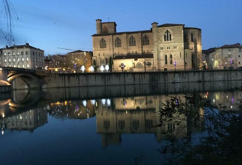 اتاق دوبلکس, La Villa De Lise