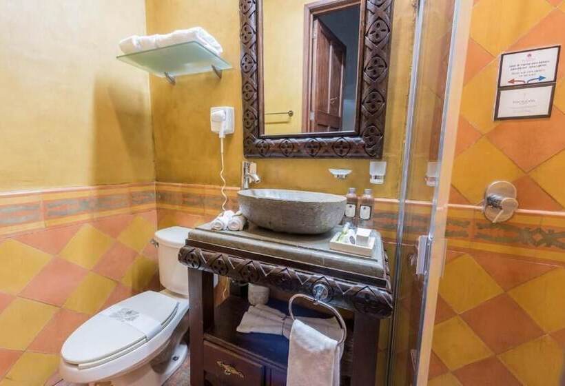 اتاق لوکس, Casa Pedro Loza
