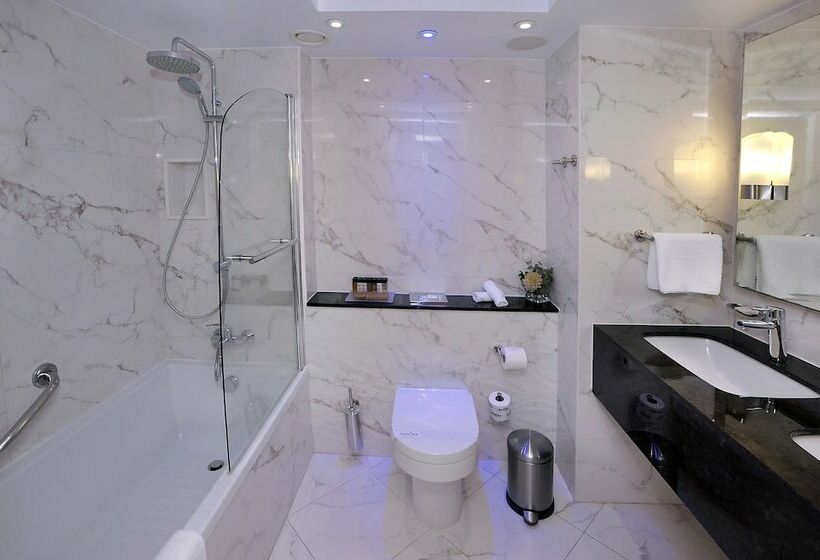 Номер Deluxe Вид на Море Боковой, Olympic Lagoon Resort Paphos