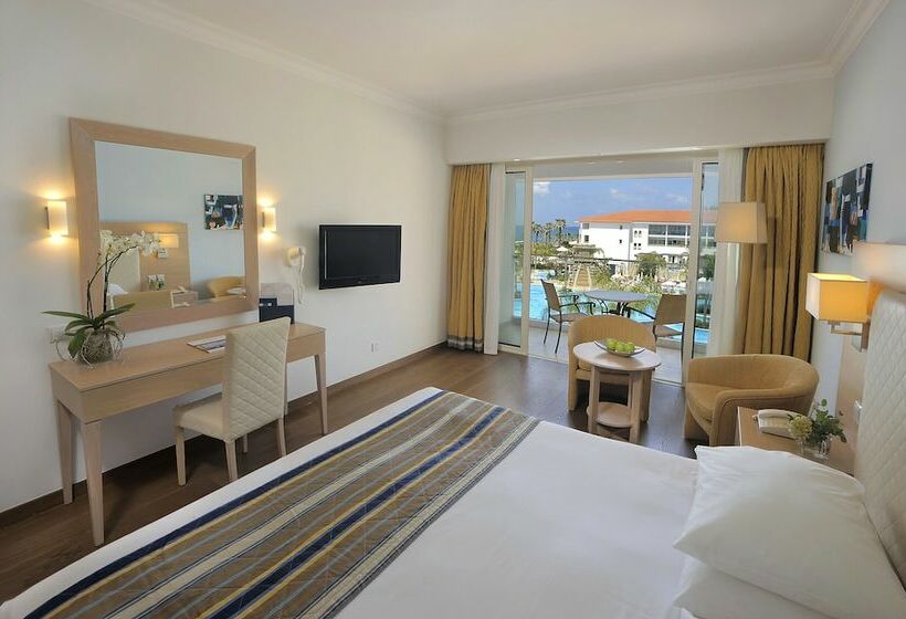 Номер Deluxe Вид на Море, Olympic Lagoon Resort Paphos