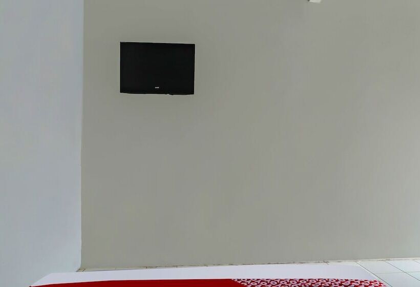 Номер Стандарт, Oyo 90809 Homestay Black Pink Merah Jambu